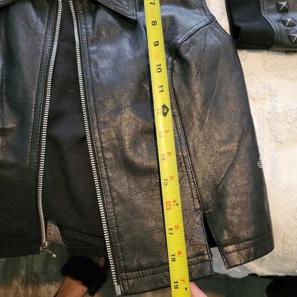 Leather Vest by New Identity in Large - Picture 12 of 12